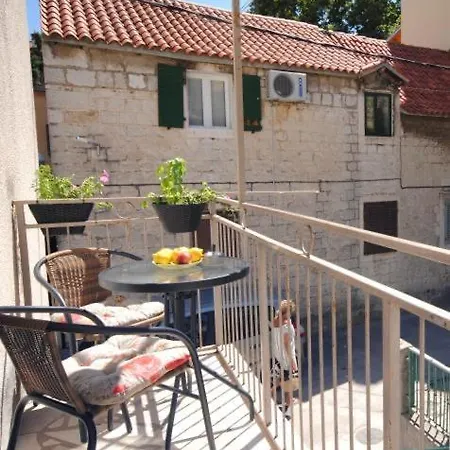 Apartment Center Old Town - 1Min To Palace Split Exterior photo