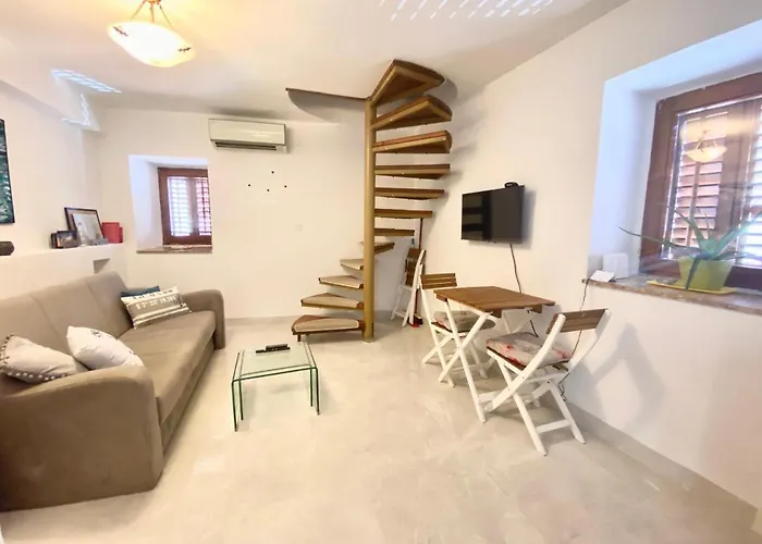 Apartment Center Old Town - 1Min To Palace